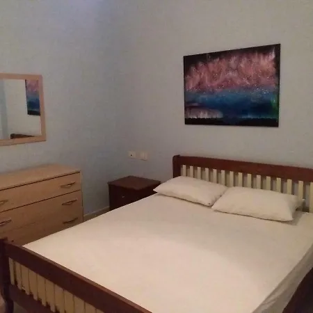 Apartment Super